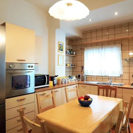 Primo Piano - Policlinico Pensiune Bari